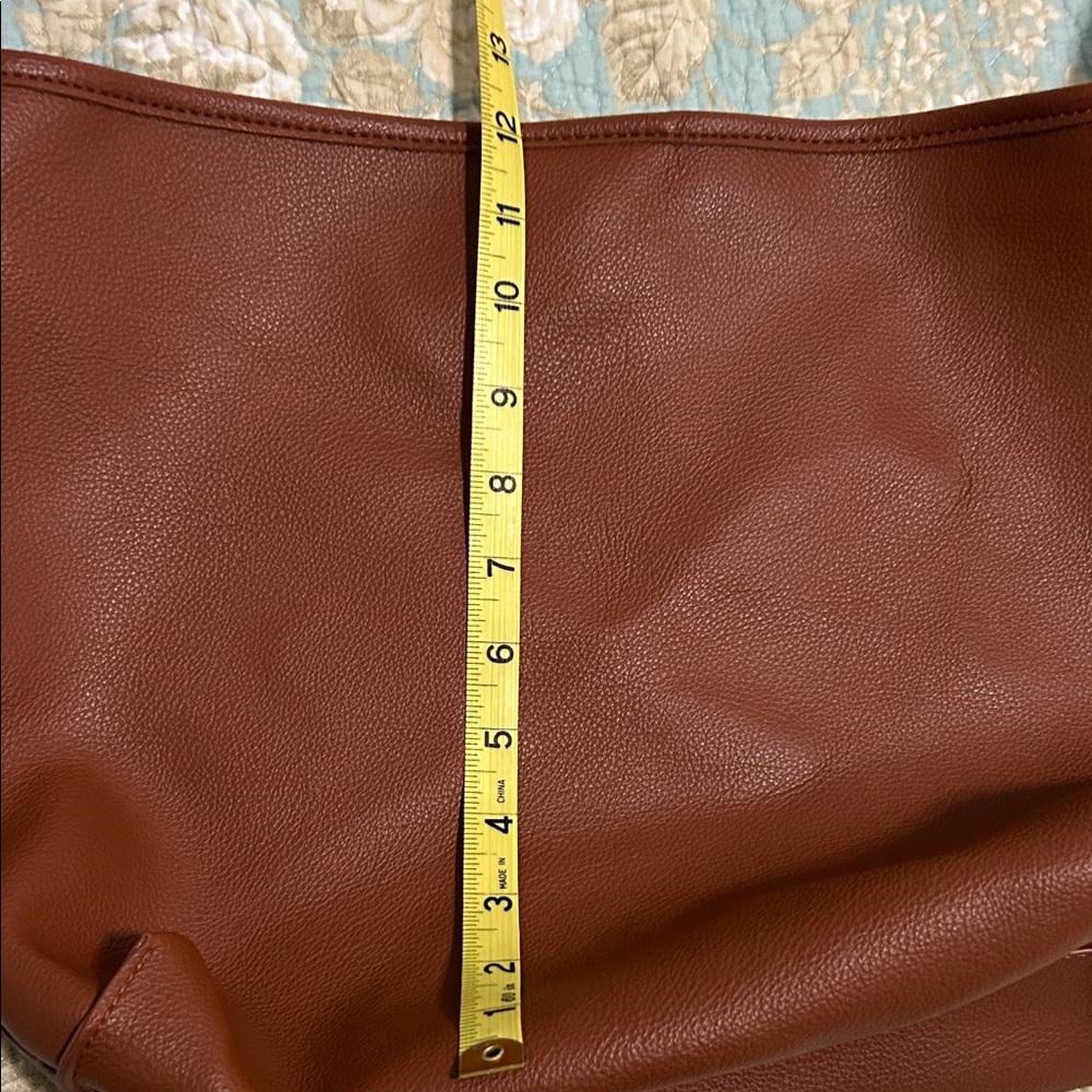 Elegant Brown Vegan Leather Tote Bag Set - Picture 4 of 11